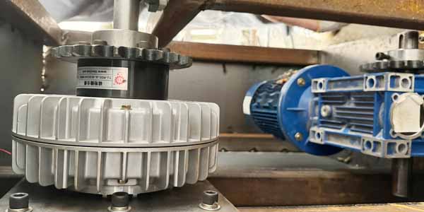 減速機(jī)安裝磁粉離合器能起到什么作用